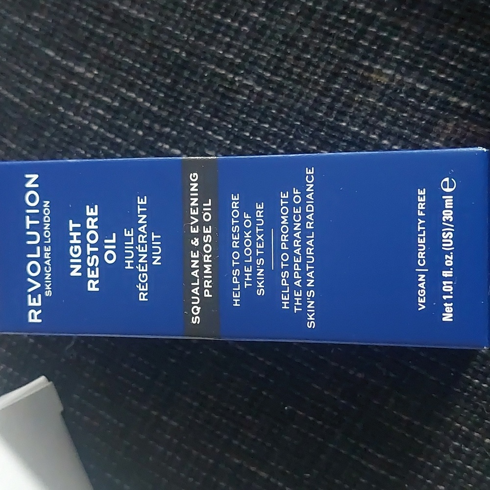 New makeup revolution night restore oil